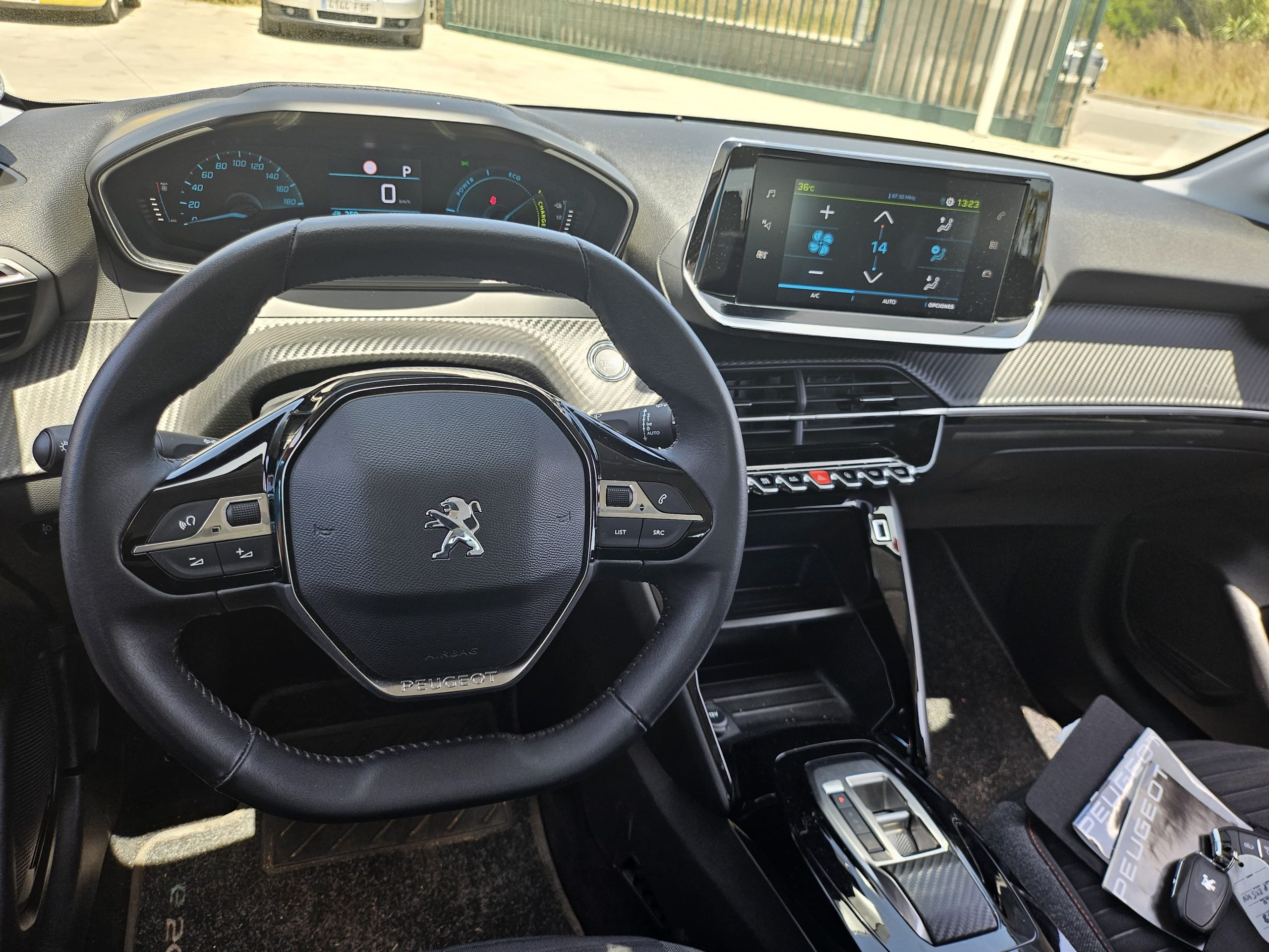 Peugeot 208 100cv eléctrico