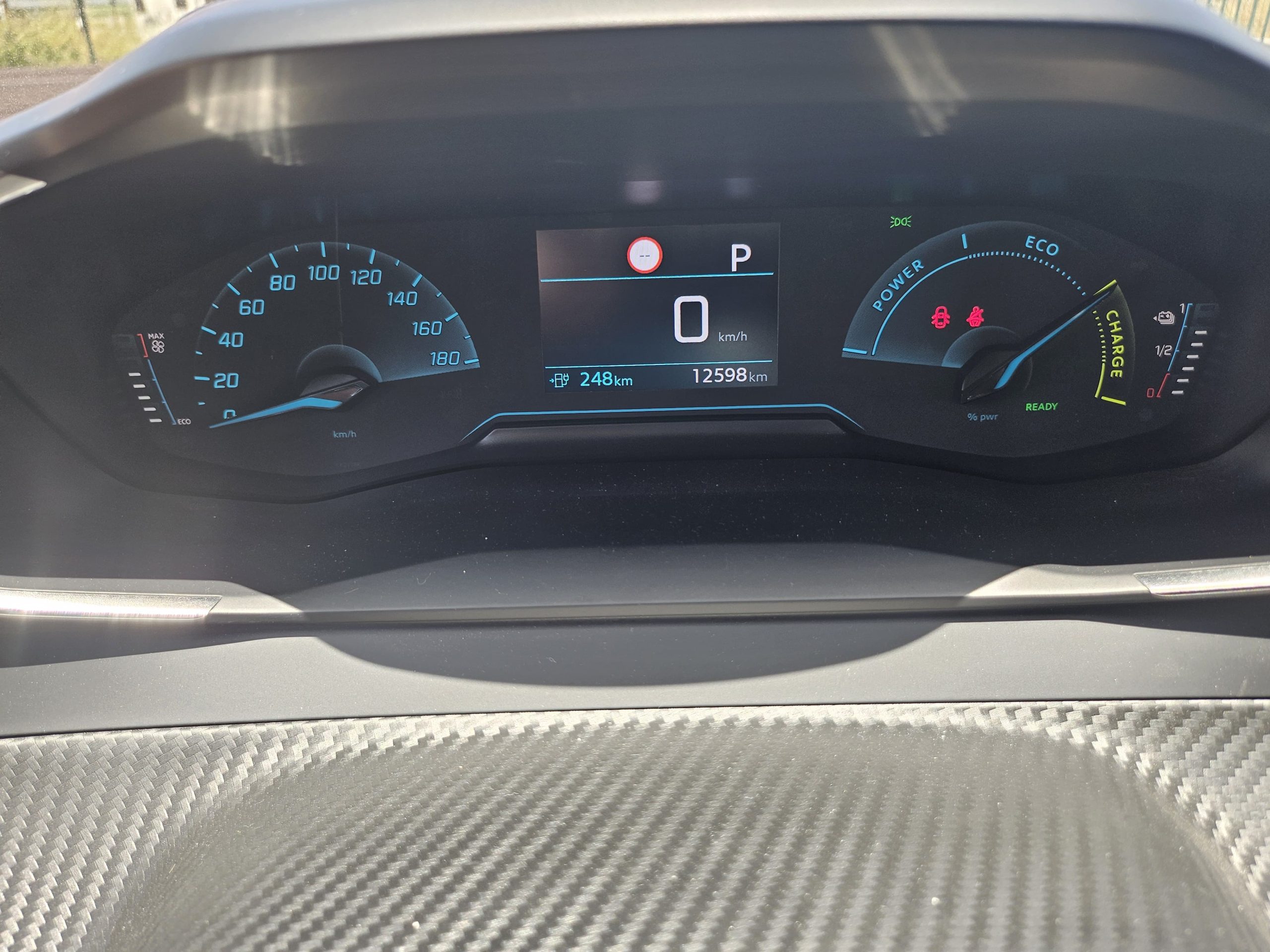 Peugeot 208 100cv eléctrico