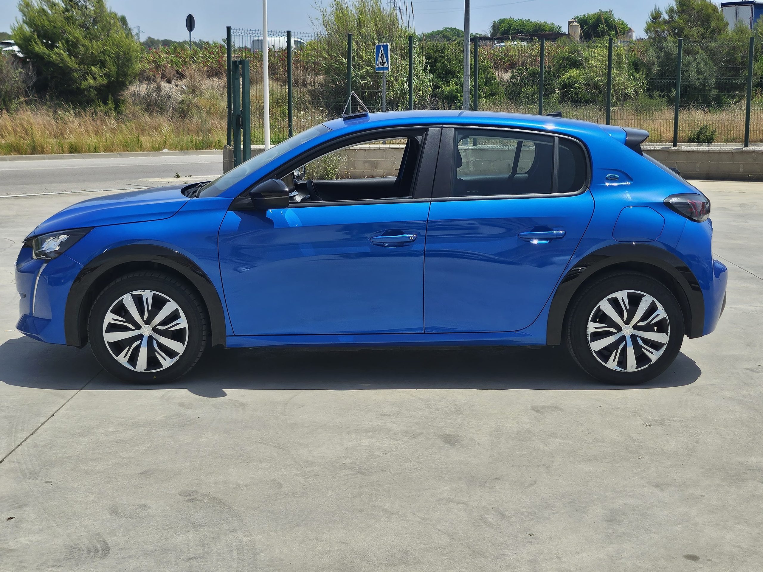 Peugeot 208 100cv eléctrico