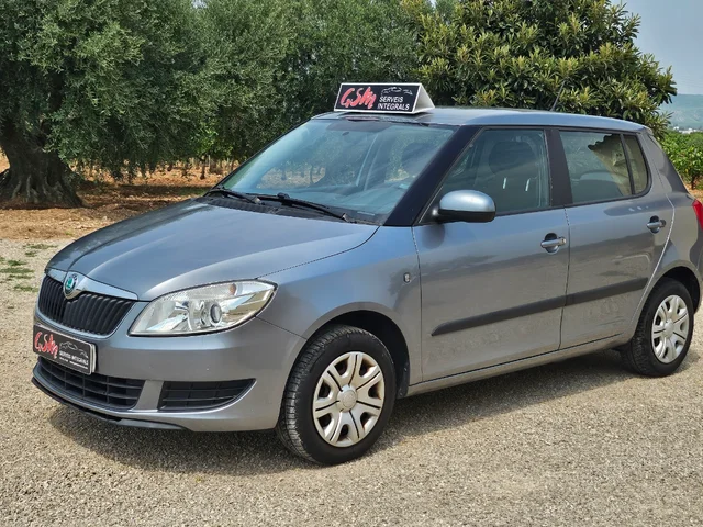 Skoda-Fabia-2013-1.2-60cv-Active-Frontal-Izquierdo