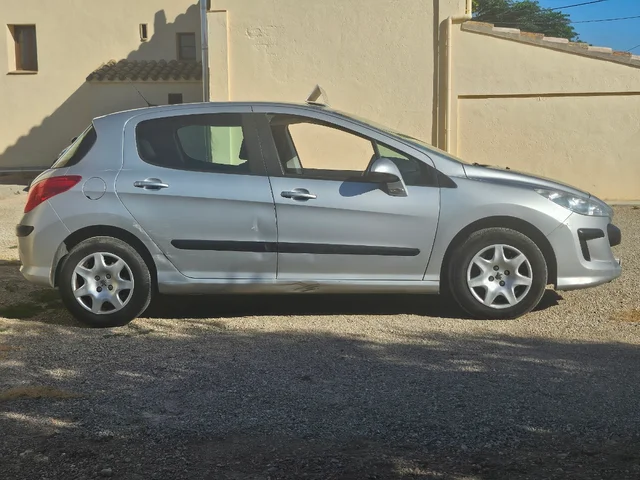 Peugeot-308-1.6Vti-120-Confort-Lateral-derecho